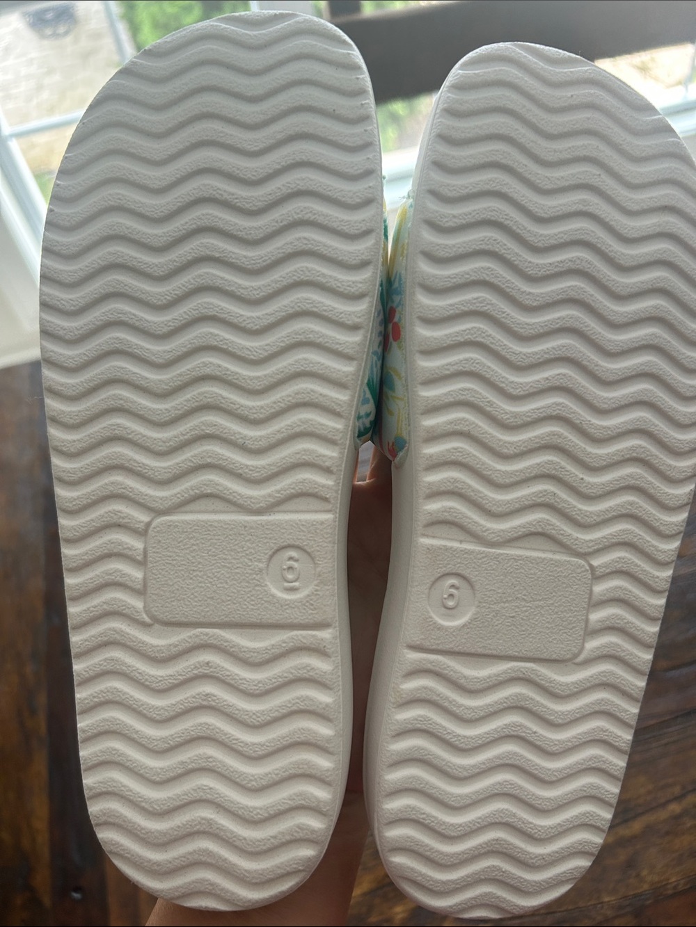 Roller Rabbit Green & White Star Pattern Slide Sandals - Picture 3 of 4